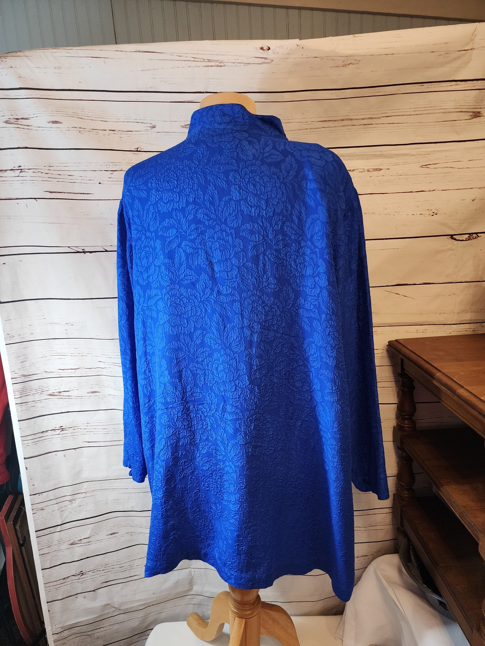 Royal Blue Textured Silk Mandarin Collar Blouse Frog Closure - Picture 6 of 8